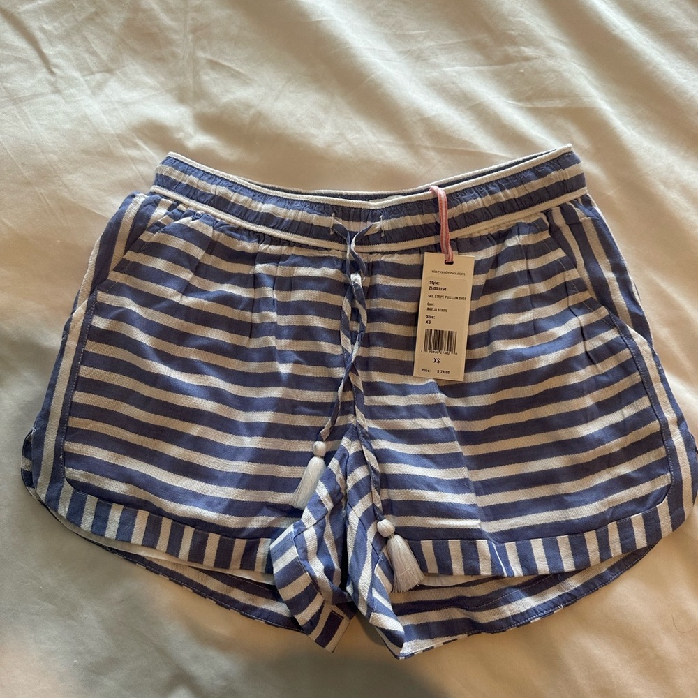 New w/ tags never worn size XS Vineyard Vines shorts.